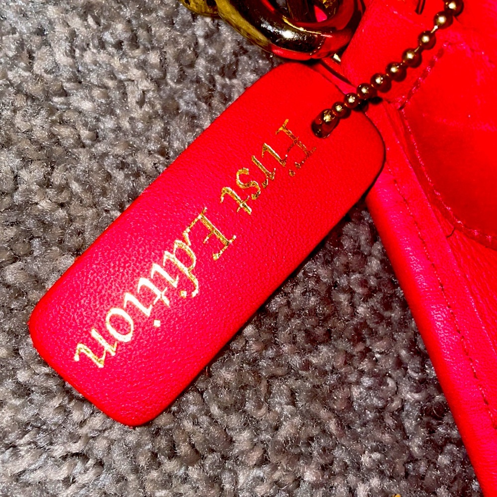 Red Cross Body - Picture 2 of 3